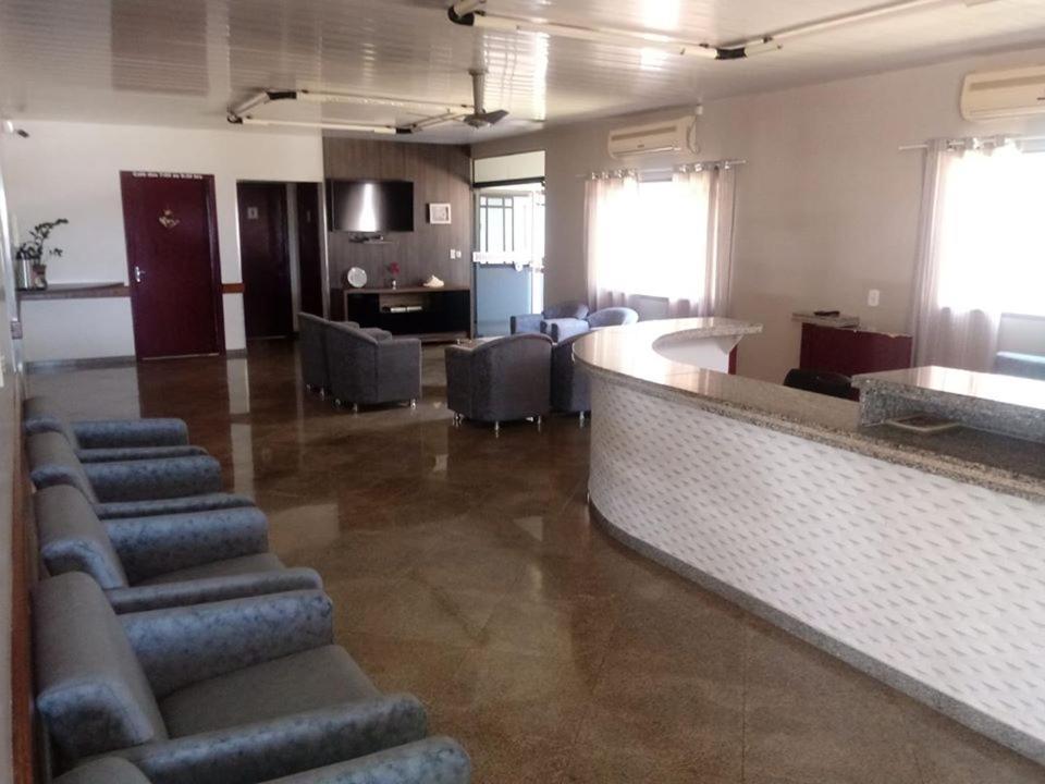 Giroto Hotel Realeza Eksteriør bilde